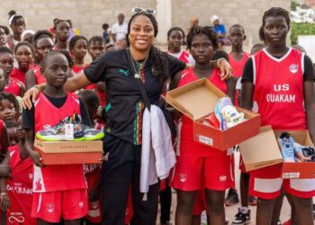Solidarité : Cierra Dillard offre des paires de chaussures de basket aux meilleurs pensionnaires du programme Kids 2025