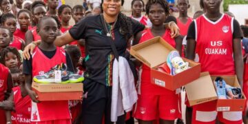 Solidarité : Cierra Dillard offre des paires de chaussures de basket aux meilleurs pensionnaires du programme Kids 2025