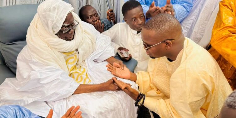 Visite d’amitié à Touba : Nazir Seck renforce les liens historiques entre disciples de Baye Niass et Mourides