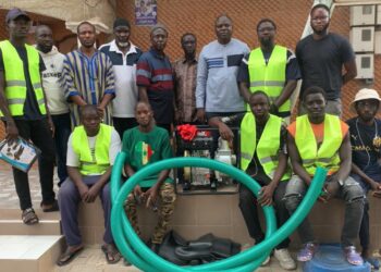 Lutte contre les inondations : Pastef Grand Yoff distribue des motopompes pour soulager les sinistrés