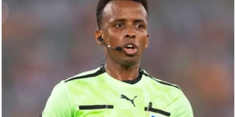 Désigné pour le choc RD Congo / Sénégal : Qui est Omar Abdelkadir Artan, ce jeune arbitre somalien de 33 ans ?