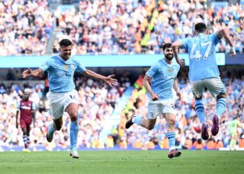 Football : City remporte le derby de Manchester (3-0)