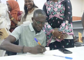 Cérémonie de dédicace : Mansour Niang publie son ouvrage sur la femme