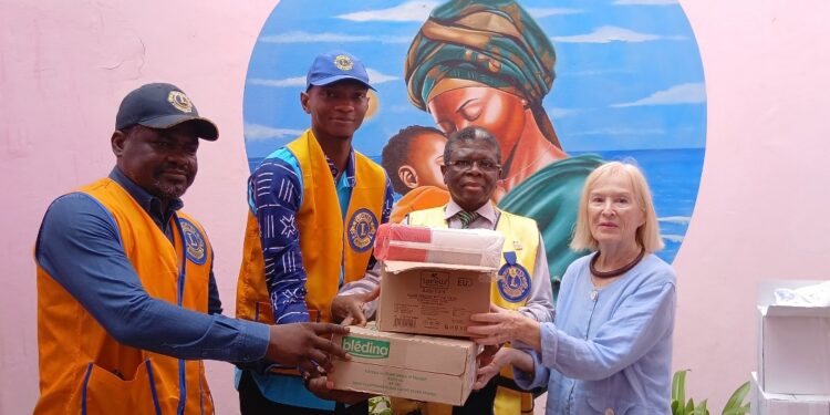 Guédiawaye : Les lions Clubs du Sénégal offrent des dons à la Maison Rose