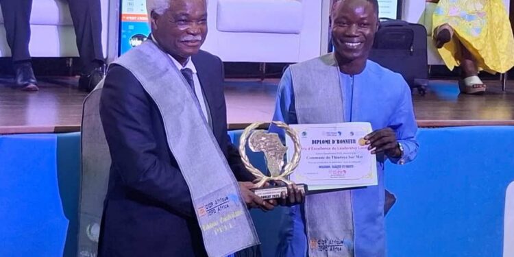 Prix d’excellence du leadership local : Le maire de Thiaroye-sur-Mer remporte le premier prix dans la catégorie “Inclusion, égalité et équité sociale”
