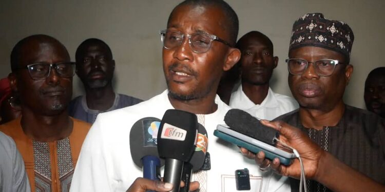 Kaolack : Le président du mouvement « Aar Sunu Projet » monte au créneau » le chef de l’État doit contrôler ses directeurs généraux
