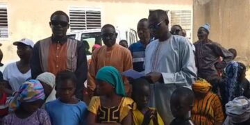 Ndramé Escale (Kaolack) : Momath Leye offre des kits scolaires à l’École Élémentaire de Bowé