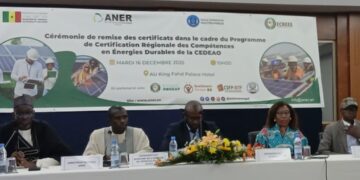 Programme de Certification Régionale des Compétences en Énergies Durables de la CEDEAO : Les techniciens en systèmes solaires photovoltaïques résidentiels reçoivent leurs certificats