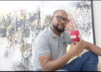 Exposition T’ES VUES / MA VIE : Rapport entre l’homme et les réseaux sociaux par Bouba artiste plasticien