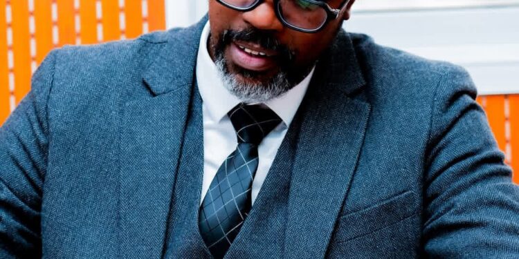 Cérémonie de dédicace de l’œuvre « la quatrième blessure » de l’auteur Mandiaye Diallo