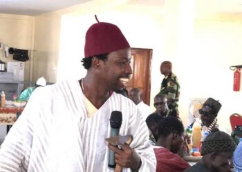 Forum de Foundiougne : Kaw Kaw chante pour les paysans et enflamme la scène