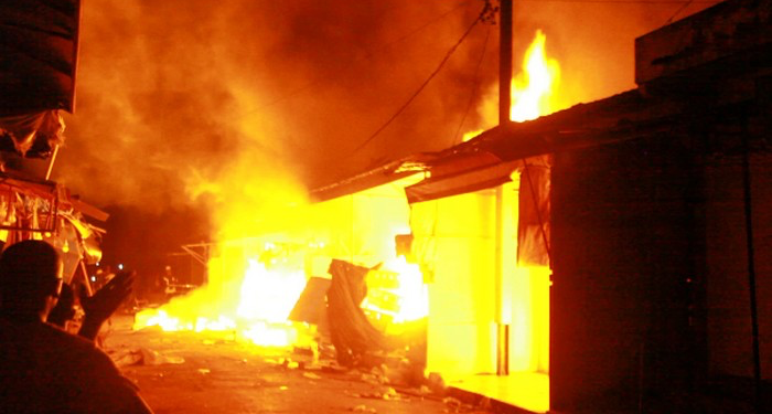 Dakar : Un violent incendie ravage le petit marché de Rebeuss, plusieurs cantines, magasins ravagés