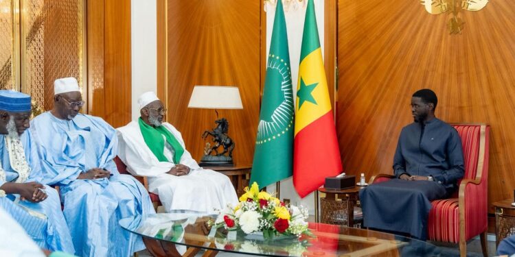 Palais : Le khalife Thierno Madani Tall reçu en audience