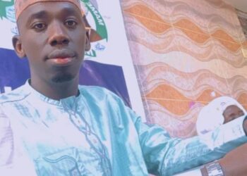 Kaolack : Mamour Ndour échange avec le guide religieux Cheikh Mouhamadou Amine Ibrahima Niass entre politique, foi et développement