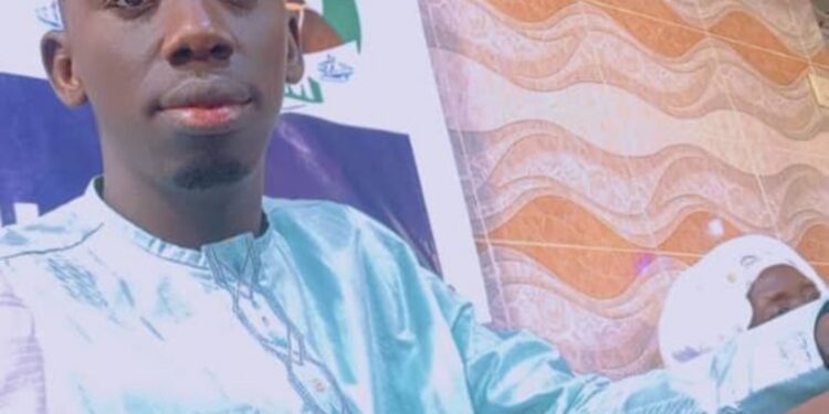 Kaolack : Mamour Ndour échange avec le guide religieux Cheikh Mouhamadou Amine Ibrahima Niass entre politique, foi et développement