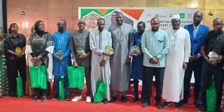 Lancement de la collection « Recuplast By Bibi Seck » : Le recyclage plastique au cœur de la création et de l’emploi