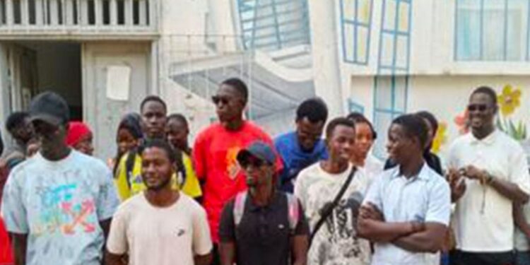 Kaolack : Les étudiants de l’Université Numérique Cheikh Hamidou Kane en grève pour exiger le paiement de leurs bourses